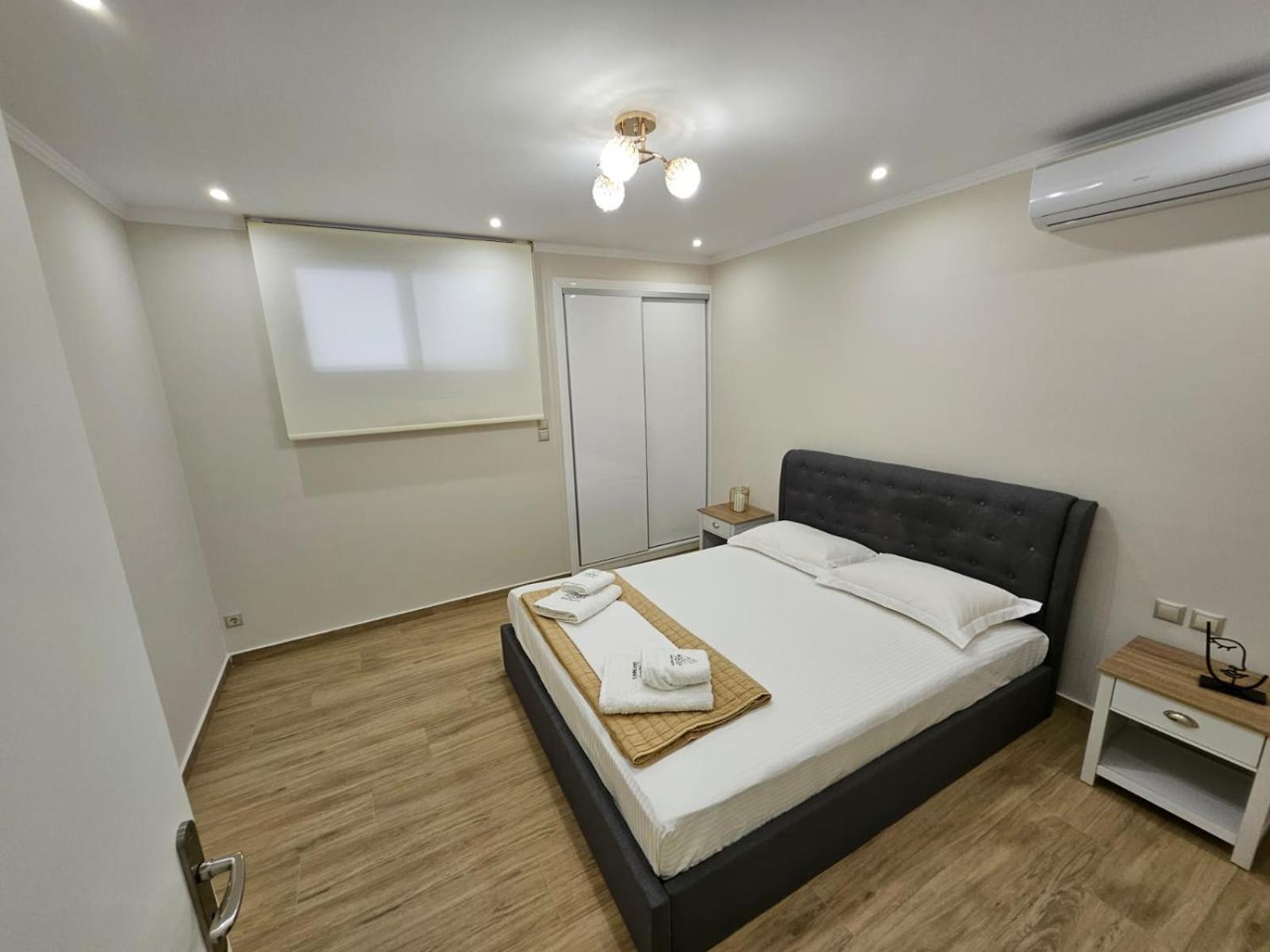 Agora Luxury Villa I Лутраки Екстериор снимка