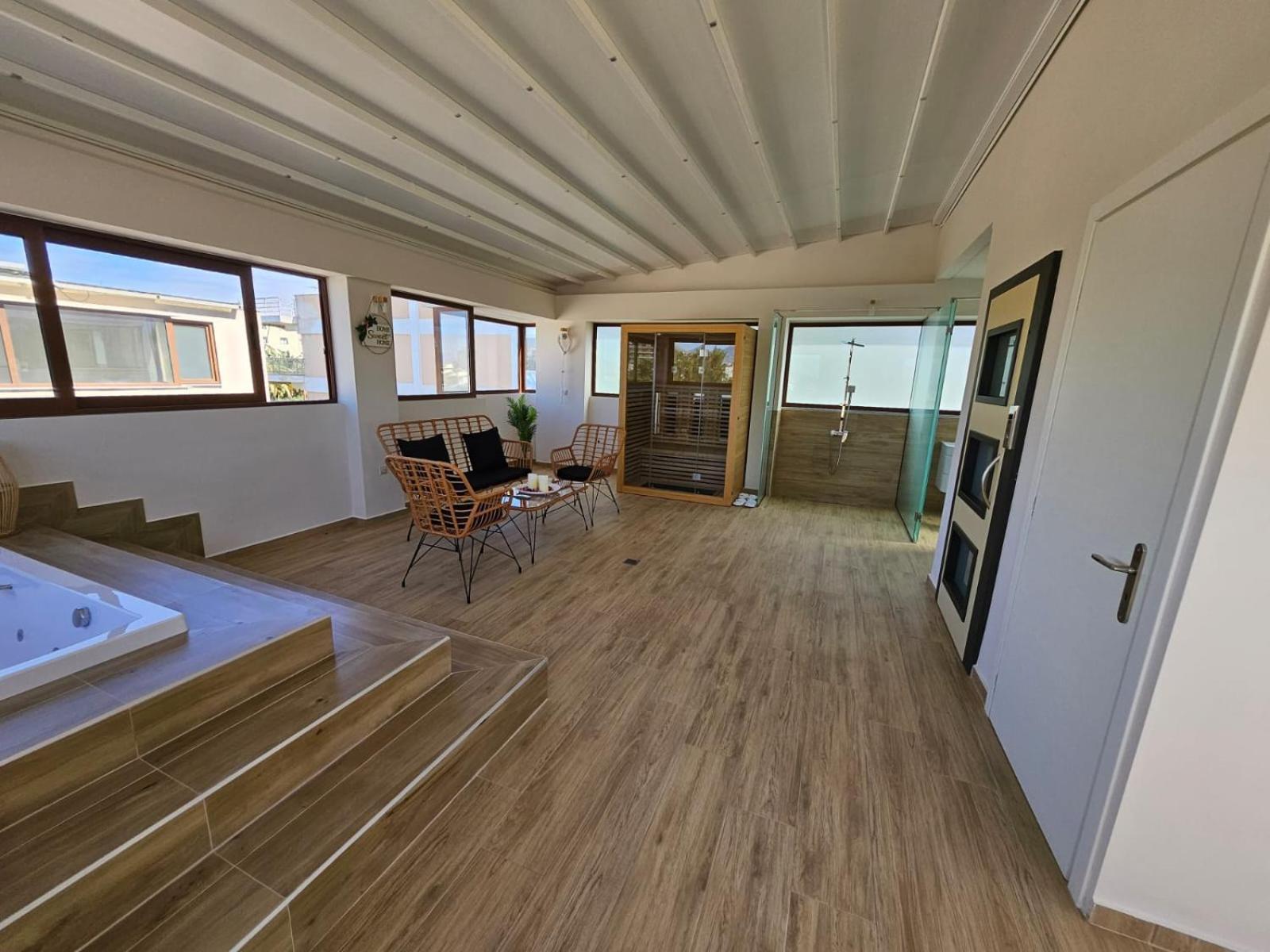 Agora Luxury Villa I Лутраки Екстериор снимка