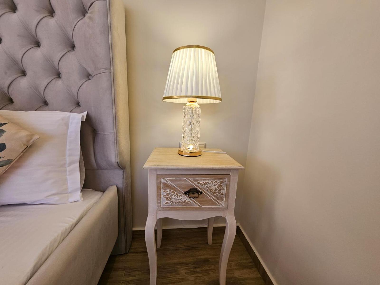 Agora Luxury Villa I Лутраки Екстериор снимка