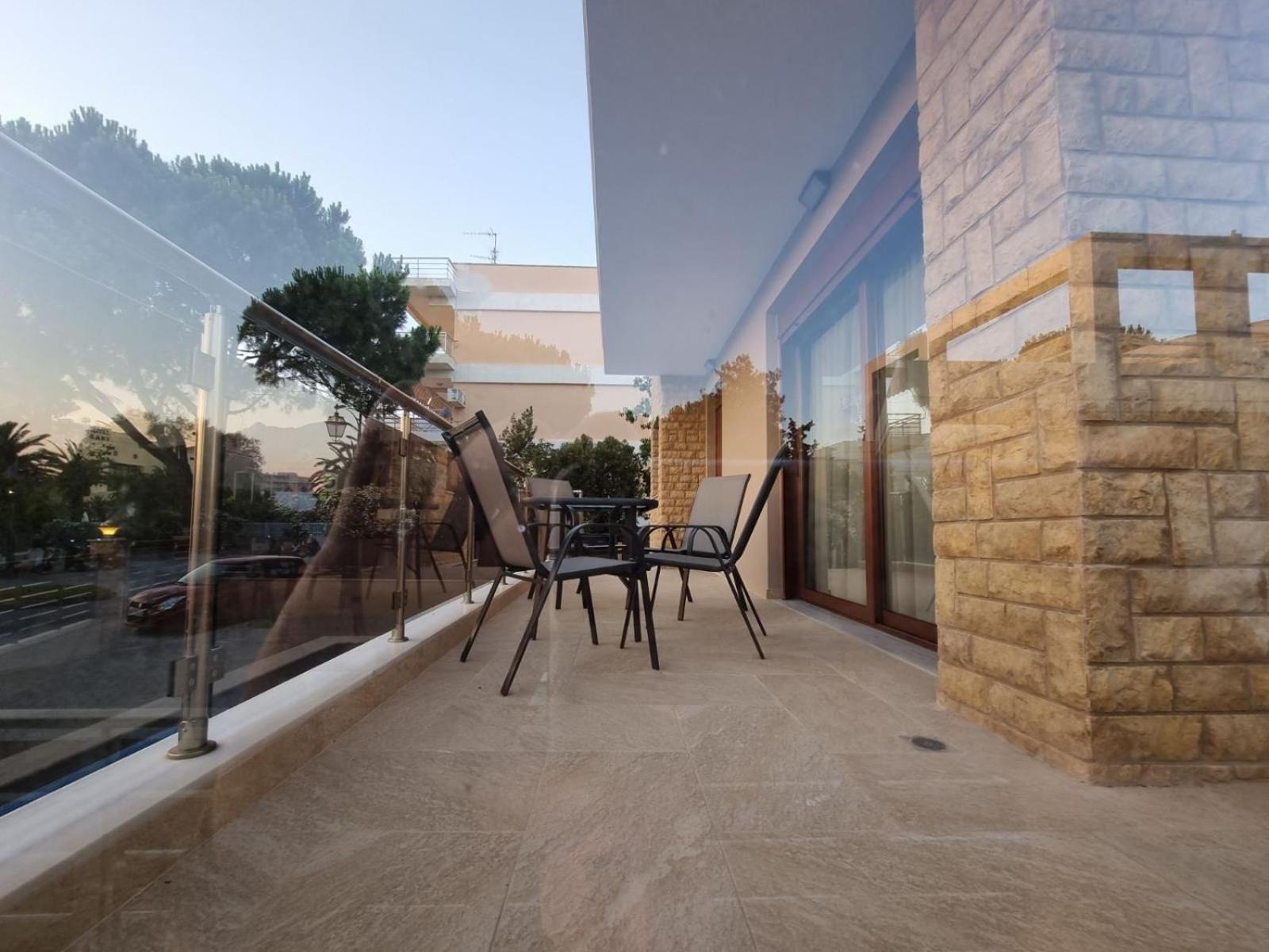 Agora Luxury Villa I Лутраки Екстериор снимка