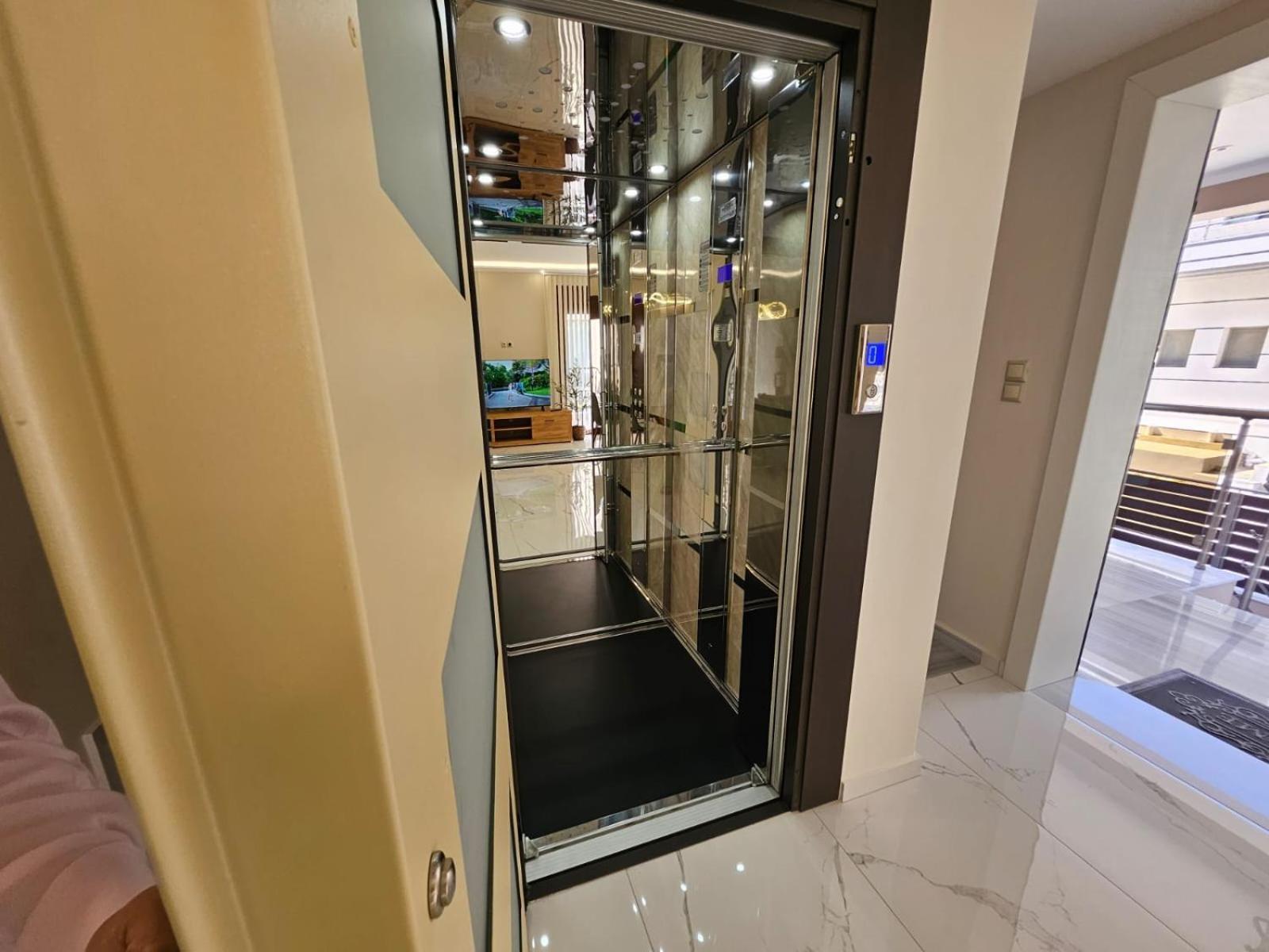Agora Luxury Villa I Лутраки Екстериор снимка